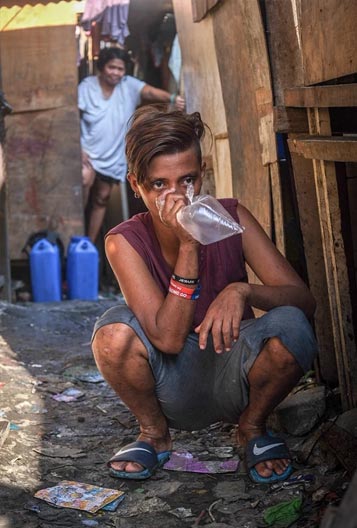 פרק ביומן - ילדי הרוגבי, מתוך מסע צילום בפיליפינים