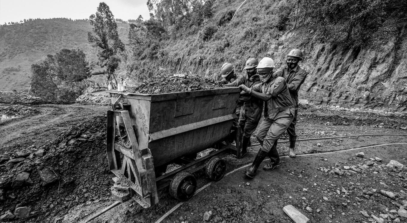 כורי טונגסטן ברואנדה, איתמר פלג