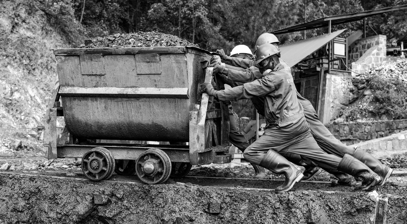 כורי טונגסטן ברואנדה, איתמר פלג