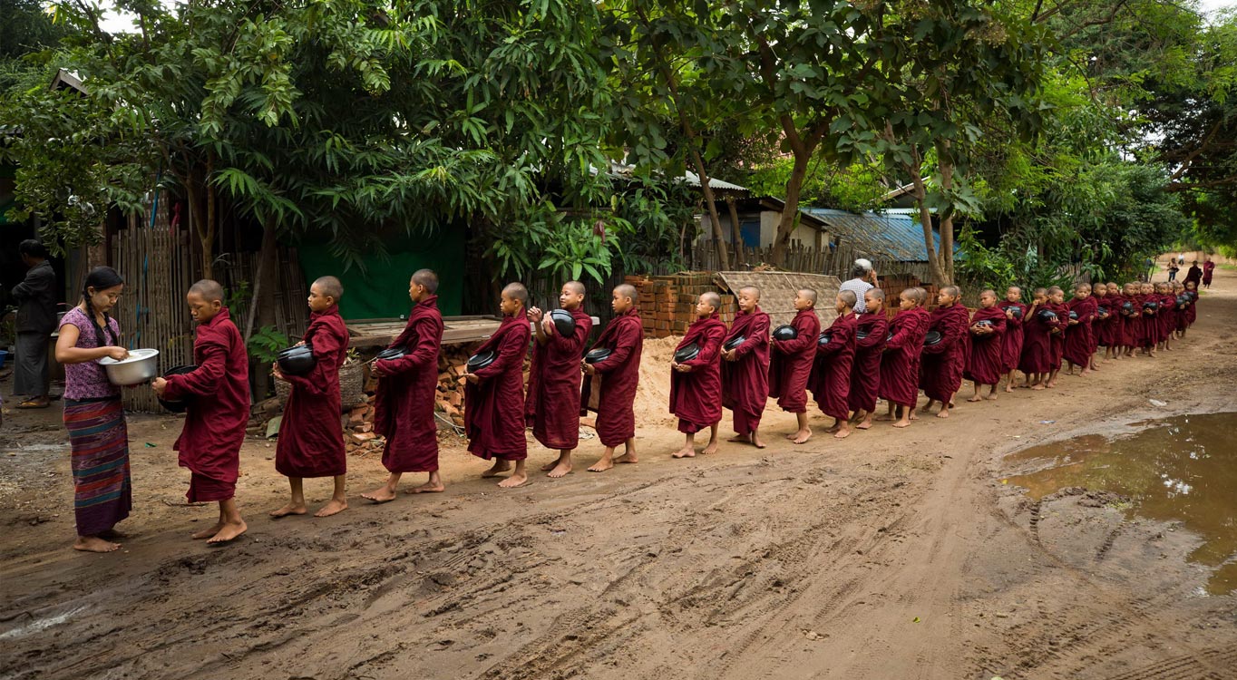 מתוך מסע צילום לבורמה עם זיו קורן